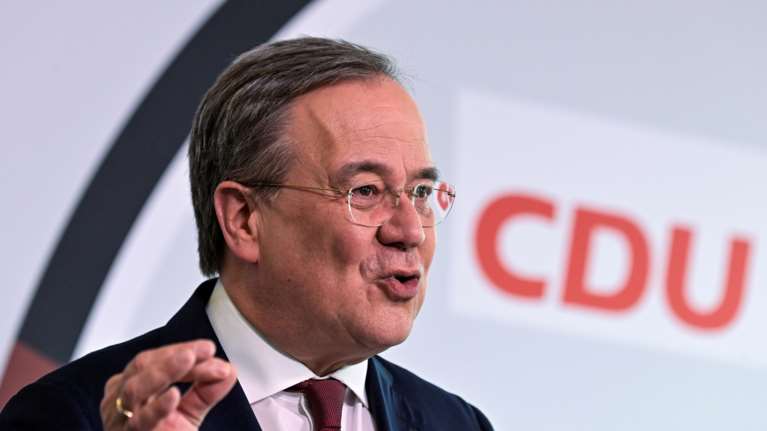 Εκλογές στη Γερμανία: Δεν πείθει ο Λάσετ λίγες εβδομάδες πριν τις εκλογές - Ανεβαίνουν οι Σοσιαλδημοκράτες