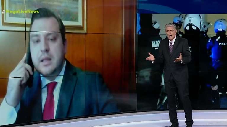 Κολωνός: Έξαλλος ο Ευαγγελάτος με τον δικηγόρο του 55χρονου προπονητή - &quot;Μήπως πρέπει να του ζητήσουμε και συγγνώμη;&quot;