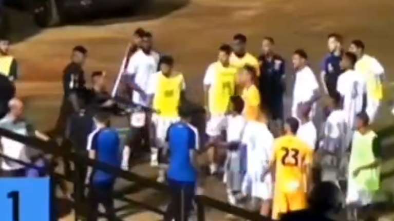 Απίστευτο: Αστυνομικός πυροβόλησε ποδοσφαιριστή στο πόδι σε αγώνα νέων στη Βραζιλία