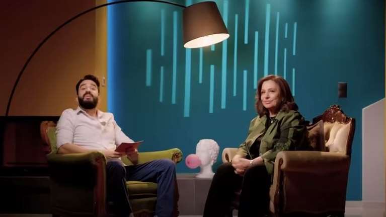 Η &quot;απόλυτη&quot; Χάρις Αλεξίου πήγε στον Ατζαράκη και έγινε viral - &quot;Δεν ξέρεις κανένα τραγούδι μου ε;&quot; [βίντεο]