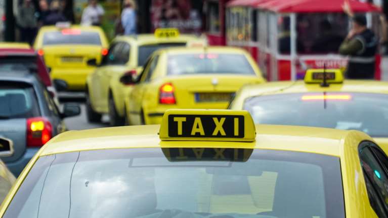 Απεργούν οι οδηγοί ταξί για το φορολογικό: Δηλώνουν μηνιαίο εισόδημα 307,7 ευρώ τον μήνα, δηλαδή... 10 ευρώ την ημέρα