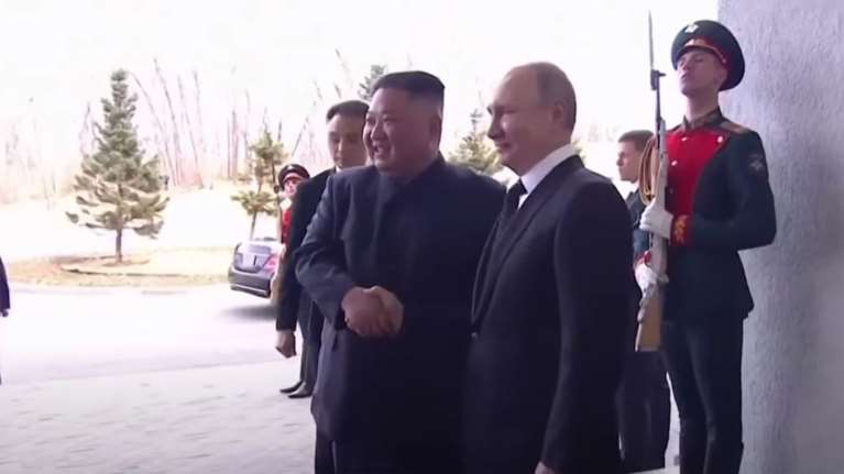 Ο Κιμ Γιονγκ Ουν πάει στη Ρωσία και οι ΗΠΑ προειδοποιούν: &quot;Μην δώσεις όπλα&quot;