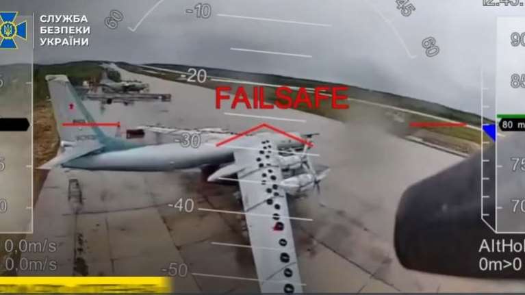 Ουκρανία: Νέα βίντεο από την επίθεση στα ρωσικά βομβαρδιστικά - Τα drones "χτύπησαν" με τεχνητή νοημοσύνη