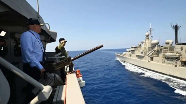Εντυπωσιασμένος ο Δένδιας από τις βολές κατευθυνόμενων βλημάτων: Το Πολεμικό Ναυτικό μπαίνει σε νέα εποχή [εικόνες]