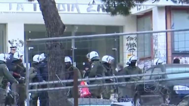 Ζωγράφου: Μεγάλη αστυνομική επιχείρηση στην Πανεπιστημιούπολη για τους εμπρησμούς - Τι βρήκαν οι αρχές