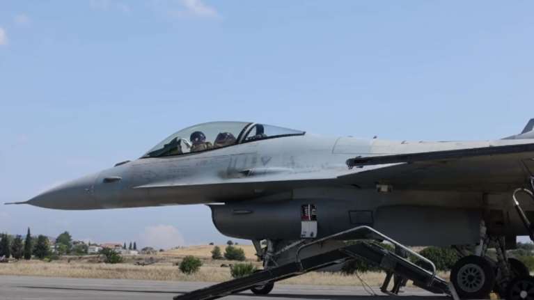 Η παρθενική πτήση των δύο πρώτων ελληνικών F-16 VIPER - Οι &quot;Οχιές των Αιθέρων&quot; [εικόνες - βίντεο]