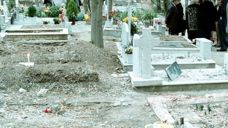 Φρίκη στο Γ’ Νεκροταφείο Αθηνών: Έσπασαν οστεοφυλάκια και άρπαξαν οστά - Τα σενάρια που ερευνούν οι Αρχές