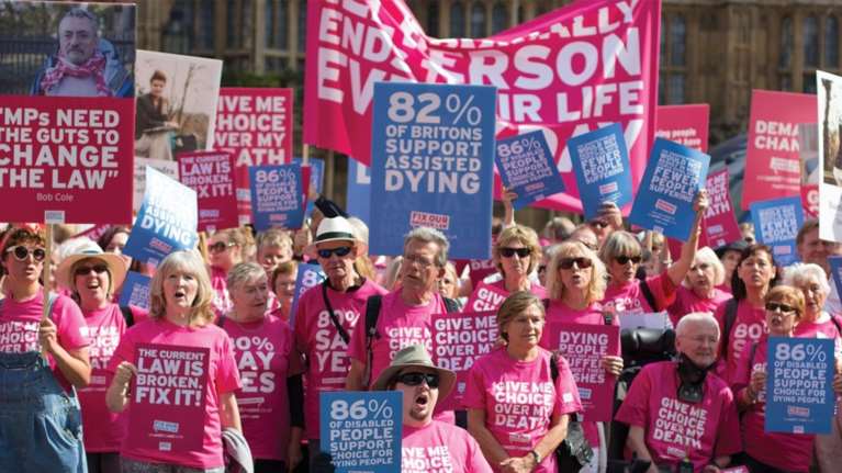 Η Βρετανία προωθεί την υποβοηθούμενη αυτοκτονία με νομοσχέδιο - Υπό αυστηρές προϋποθέσεις