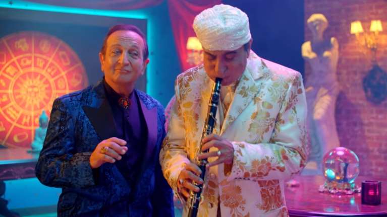 Black Friday: Η φοβερή διαφήμιση που έλυσε την παρεξήγηση μεταξύ Μπιμπίλα και Μάγκα [βίντεο]