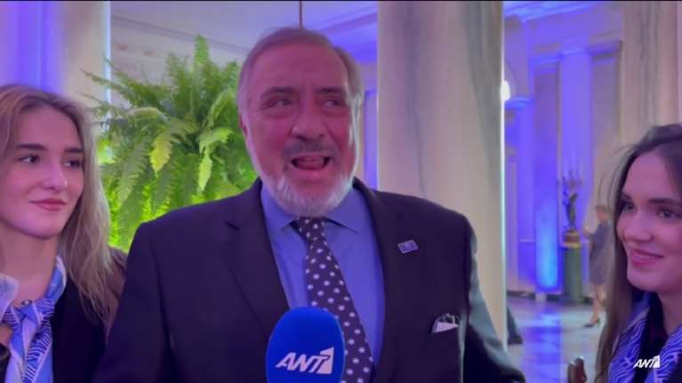 Νίκος Τσάκος: Στον Λευκό Οίκο με τις καλλονές κόρες του Ειρήνη και Ελισάβετ που σπουδάζουν στην Αμερική