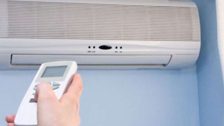 Ενεργειακή κρίση: Σχέδιο &quot;θερμοστάτης&quot; από την Κομισιόν - Λιγότερη θέρμανση και ψύξη από τους καταναλωτές [Βίντεο]