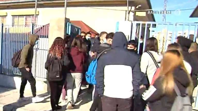 Θεσσαλονίκη: Έληξε η κατάληψη στο 1ο Γενικό Λύκειο Ευόσμου μετά την ένταση με τα self test [βίντεο]