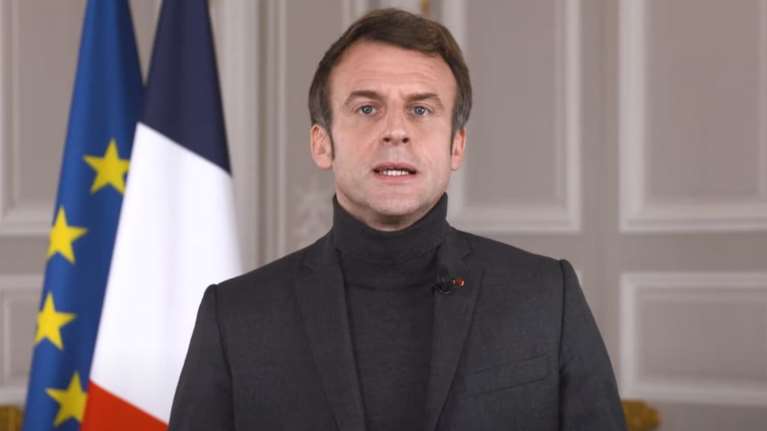 &quot;Φορέστε ζιβάγκο όπως ο Μακρόν&quot; - Η οδηγία της κυβερνήτη του Τόκιο για εξοικονόμηση ενέργειας