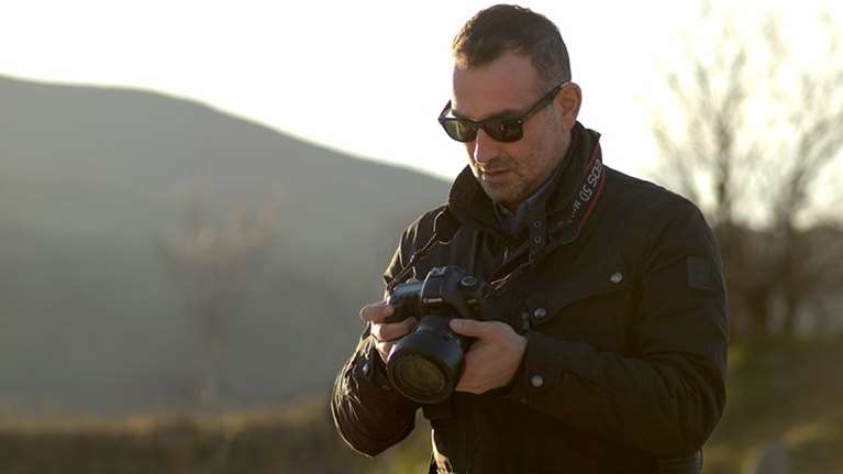 LG OLED Gallery TV: Η Τέχνη συναντά την τεχνολογία στην έκθεση &quot;Non-Returns&quot; του Σωτήρη Δανέζη