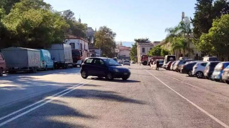 Ιεράπετρα: Έκλεψε αυτοκίνητο, τον πήρε ο ύπνος στη μέση του δρόμου και τον ξύπνησε η… Αστυνομία