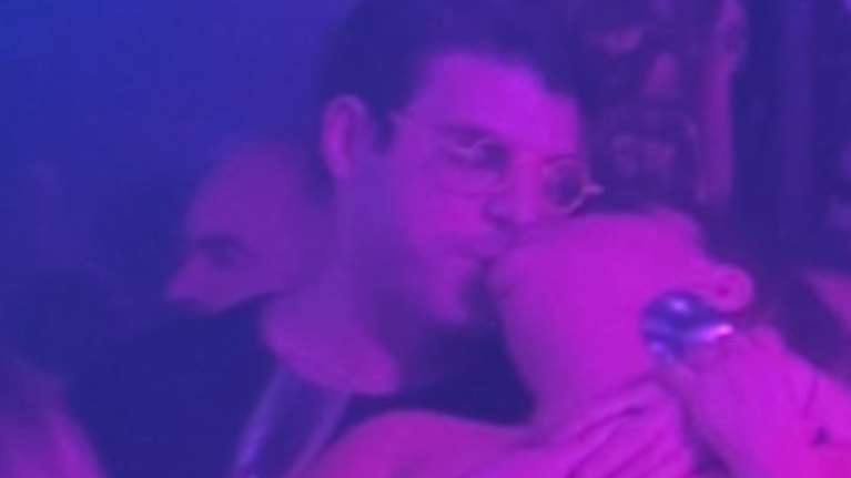 Το &quot;καυτό&quot; φιλί της Δανάης Μπάρκα με τον πρώην σύντροφο της Κατερίνας Καινούργιου, Φίλιππο Τσαγκρίδη [εικόνες]