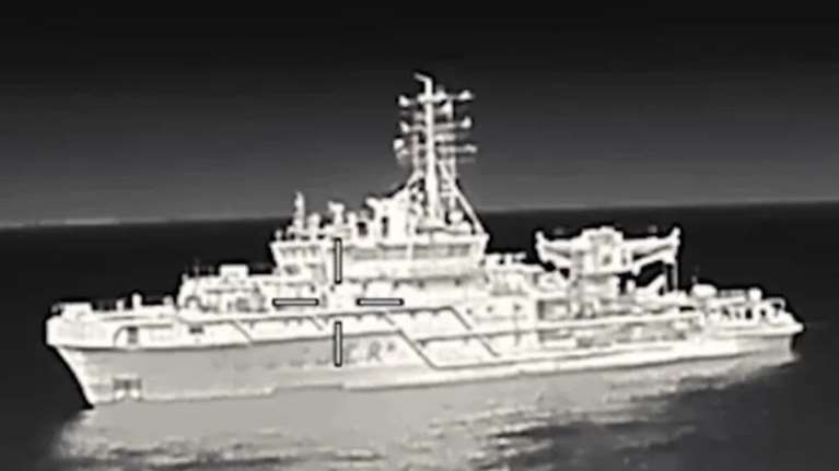 Η Ουκρανία χτύπησε με drone ρωσικό πλοίο αξίας 60 εκατ. δολαρίων στη Μαύρη Θάλασσα [βίντεο]