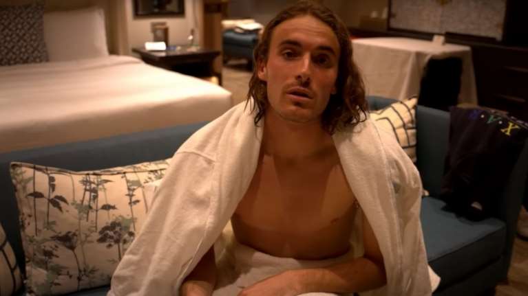 Στέφανος Τσιτσιπάς: Σε χλιδάτο ξενοδοχείο στο Ντουμπάι - Το βίντεο που ανέβασε μέσα από τη μπανιέρα του