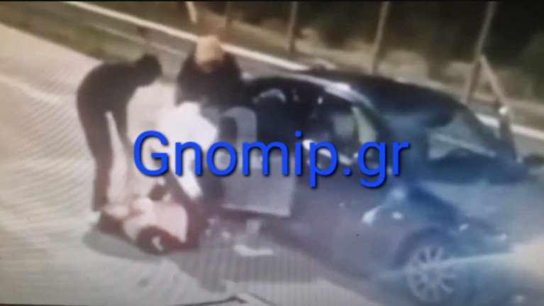 Αίγιο: Μέλη κυκλώματος διακίνησης μεταναστών οι δράστες που έσερναν 28χρονη στα διόδια - Ο λόγος που της επιτέθηκαν