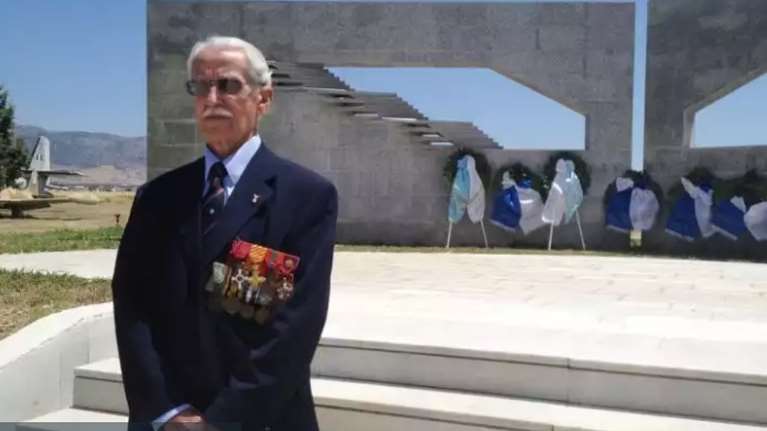 Κωνσταντίνος Χατζηλάκος: Πέθανε στα 102 του χρόνια ο θρυλικός αεροπόρος και τελευταίος επιζών του Β’ Παγκοσμίου Πολέμου