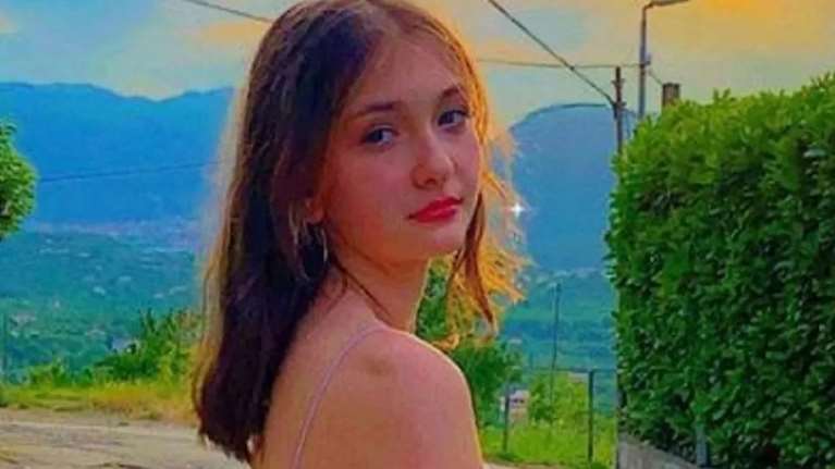 Σοκ στην Ιταλία: 16χρονη πέθανε από ηλεκτροπληξία - Της έπεσε στη μπανιέρα το κινητό που φόρτιζε