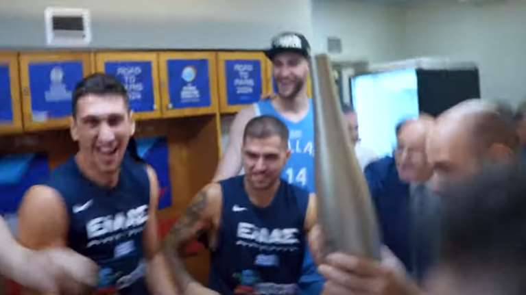 Εξαλλοι πανηγυρισμοί των παικτών της Εθνικής στα αποδυτήρια μετά την πρόκριση στους Ολυμπιακούς [βίντεο]