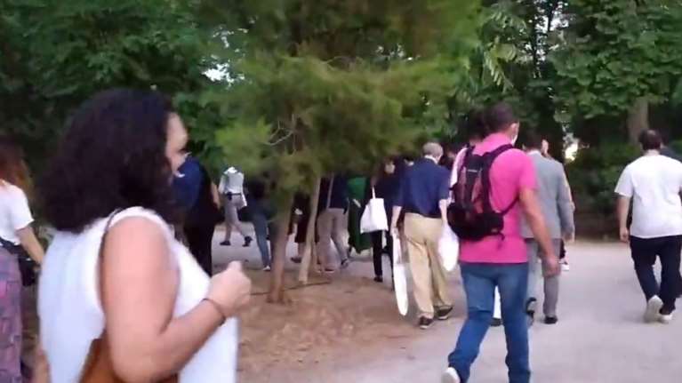 Πεδίον του Άρεως: Διαμαρτυρία αναρχικών σε έκθεση με καλεσμένη την Κατερίνα Σακελλαροπούλου [Βίντεο]