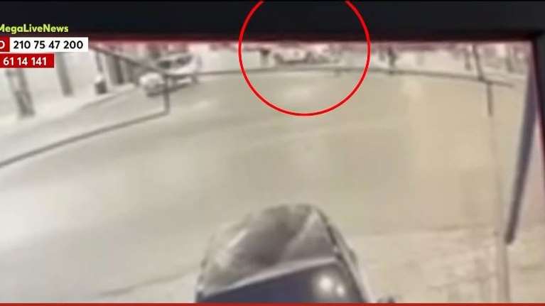 Ομόνοια: Βίντεο ντοκουμέντο - Η στιγμή της σύλληψης του μεθυσμένου οδηγού που τραυμάτισε τον 28χρονο αστυνομικό