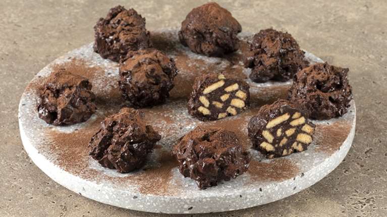 Μπουκίτσες κορμού με μόλις τέσσερα υλικά από τον Ακη Πετρετζίκη - Θα τις φτιάξετε ξανά και ξανά