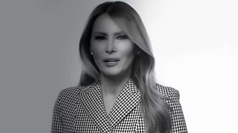 &quot;Melania&quot;: Tο ασπρόμαυρο βίντεο κλιπ 48 δευτερολέπτων της πρώην Πρώτης Κυρίας - &quot;Να ξεκαθαρίσω κάποια πράγματα...&quot;