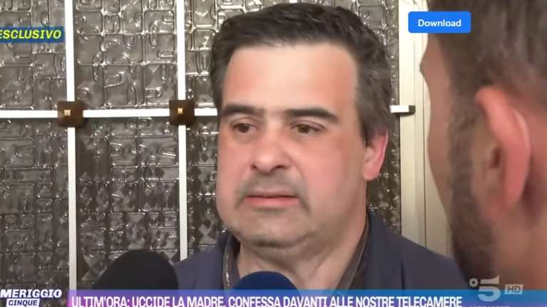 Φρίκη στην Ιταλία: Σκότωσε τη μητέρα του και το ομολόγησε σε απευθείας τηλεοπτική σύνδεση