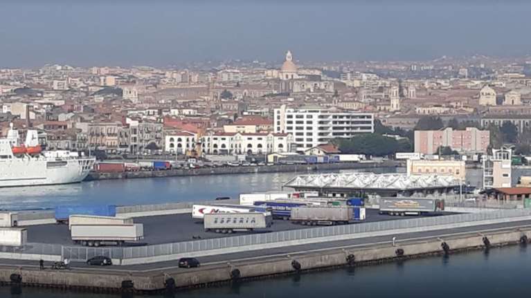 Κρήτη: Νοικιάζουν μέχρι και ταράτσες σε τουρίστες - Έχουν στήσει και σκηνές