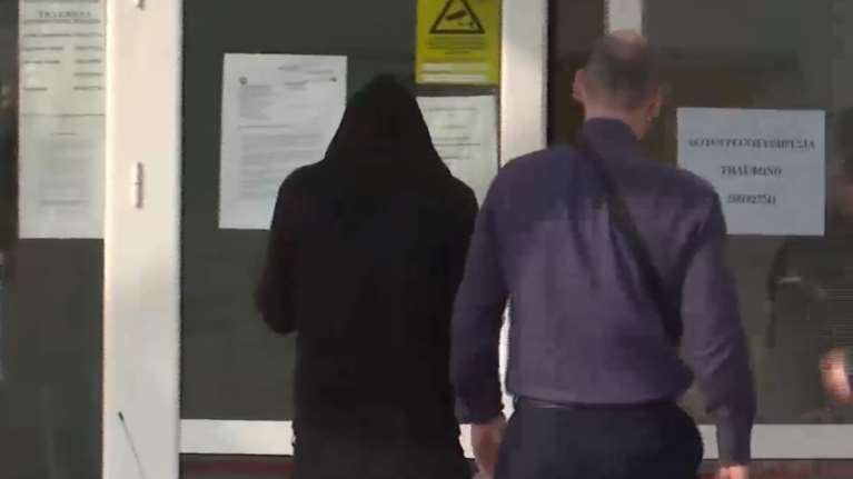 Τραγωδία στην Αρτα: Μόνος του στον ανακριτή ο πατέρας του βρέφους