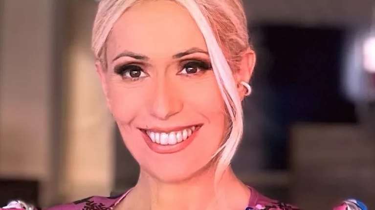 Γοητευτικός και κούκλος: Ο μεγάλος γιος της Μαρίας Μπακοδήμου σε ρόλο μοντέλου για τον αδελφό του