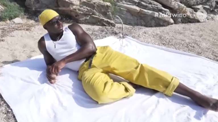 Τι συνέβη με τους πορνοστάρ στον Πλαταμώνα: Αστυνομικοί πέρασαν τον Mannie Coco για μικροπωλητή, αλλά μετά έβγαζαν selfie