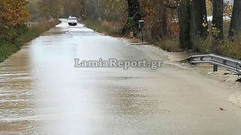 Πλημμύρισε ο Σπερχειός - Έκλεισε ο δρόμος προς Φραντζή [εικόνες - βίντεο]