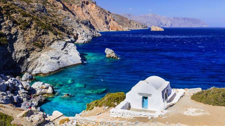Το νησί του &quot;απέραντου γαλάζιου&quot; που θα επιστρέφεις πάντα - Παραδεισένιες παραλίες, πανέμορφα χωριά και ένα ξακουστό ναυάγιο