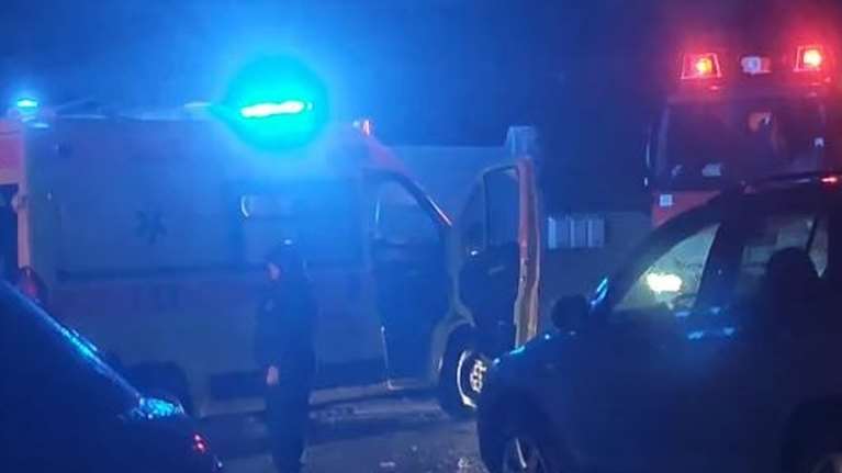 Κακοκαιρία: Νεκρή γυναίκα στη Γλυφάδα - Παρασύρθηκε από ορμητικά νερά και εγκλωβίστηκε κάτω από αυτοκίνητο