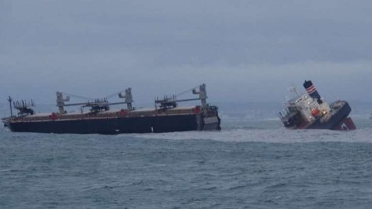 Ιαπωνία: Προσάραξε φορτηγό πλοίο – Διαρροή πετρελαίου