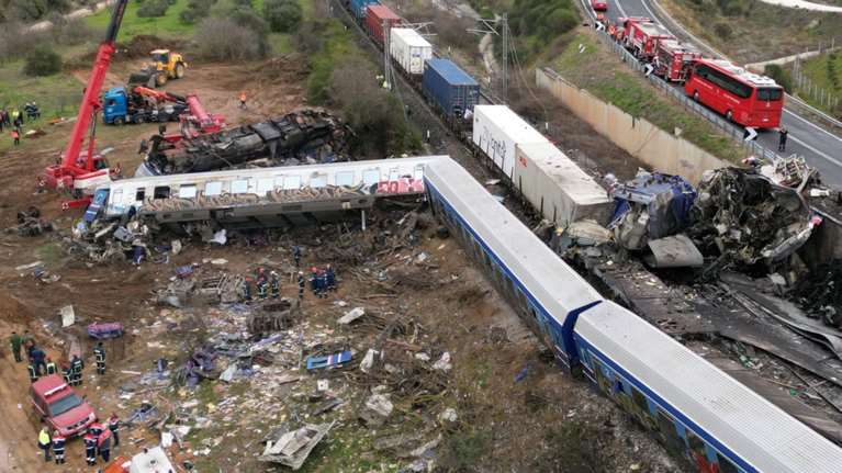 Αγωγή Κοκοτσάκη σε Άδωνι και ιστοσελίδα για την αμφισβήτηση του ηχητικού ντοκουμέντου από την τραγωδία στα Τέμπη