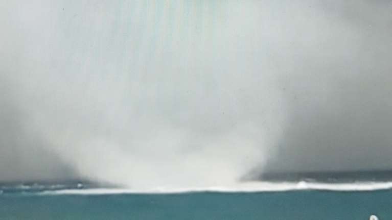 Ρόδος: Εντυπωσιακός υδροστρόβιλος στην περιοχή των Κολυμπίων [βίντεο]