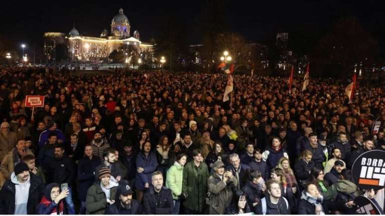 Σερβία: Διαδηλώσεις της αντιπολίτευσης για το εκλογικό αποτέλεσμα - Επεισόδια στο Βελιγράδι