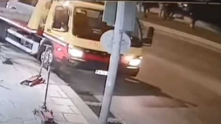 Βίντεο ντοκουμέντο λίγο μετά το τροχαίο δυστύχημα στου Ρέντη με τη νεκρή 12χρονη - &quot;Ο οδηγός έκλαιγε&quot;, λέει μάρτυρας