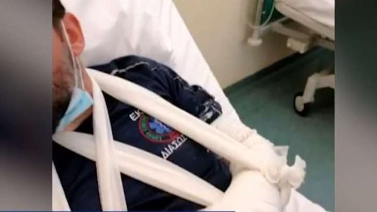 Συγκλονίζει ο διασώστης του ΕΚΑΒ που ξυλοκοπήθηκε από ασθενή: &quot;Είχε σκοπό να με σκοτώσει - Μου κόπηκαν τα όνειρα&quot; [Βίντεο]