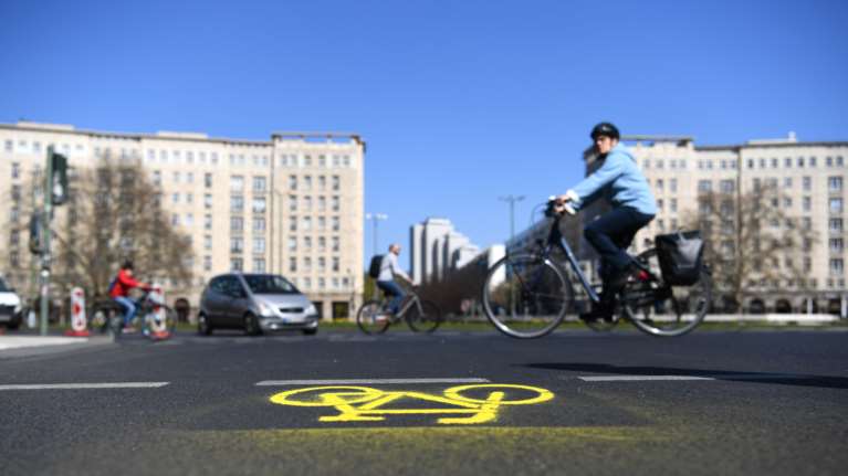Κορονοϊός: 266 νέοι θάνατοι, 5.323 νέα κρούσματα στη Γερμανία