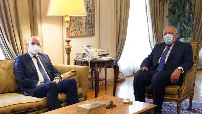 Δένδιας: Η κρίση στην Ουκρανία οδηγεί στην ανάγκη να αναθεωρηθούν τακτικές στην εξωτερική πολιτική