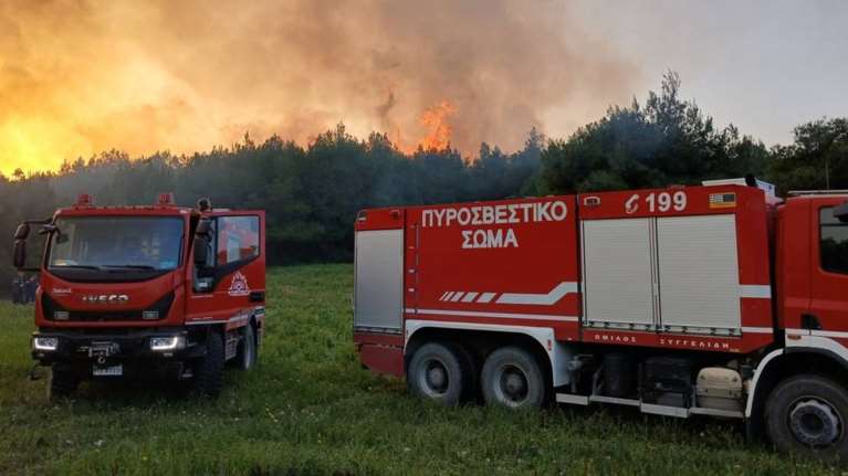 Φωτιά στη Ζάκυνθο: Καίγεται δασική έκταση με ανέμους 8 μποφόρ - Στο νησί δυνάμεις της Πυροσβεστικής από τη δυτική Ελλάδα
