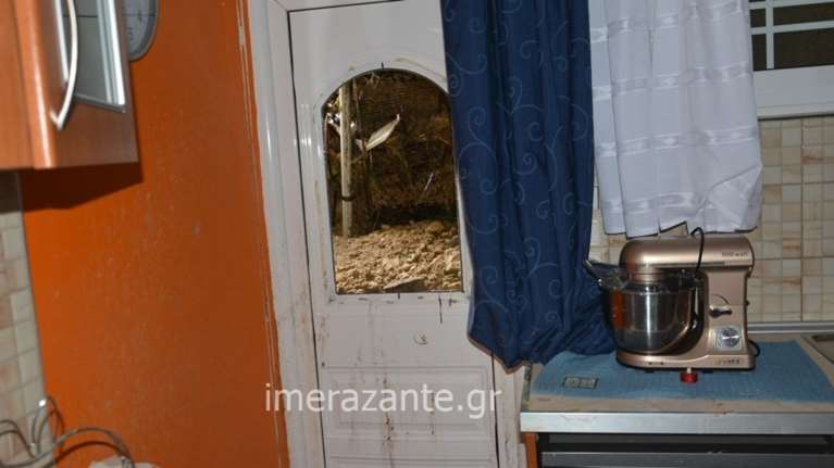 Απίστευτες εικόνες στη Ζάκυνθο: Βουνό πέρασε πάνω από σπίτι μετά από κατολίσθηση