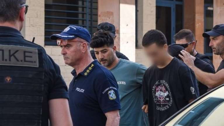 Φωτιά στην Πάτρα: Στον εισαγγελέα οι τρεις συλληφθέντες που κατηγορούνται για εμπρησμό -  "Κάψατε όλη την Πάτρα"