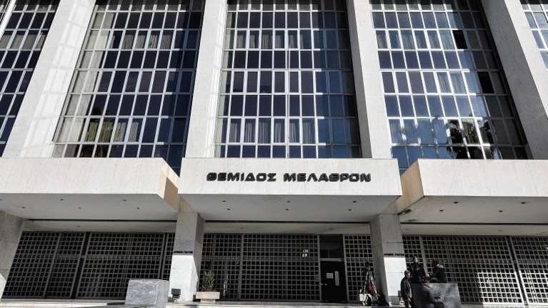 Παρέμβαση Ντογιάκου για σχέσεις &quot;νονών&quot; της νύχτας με υψηλόβαθμα στελέχη της ΕΛΑΣ